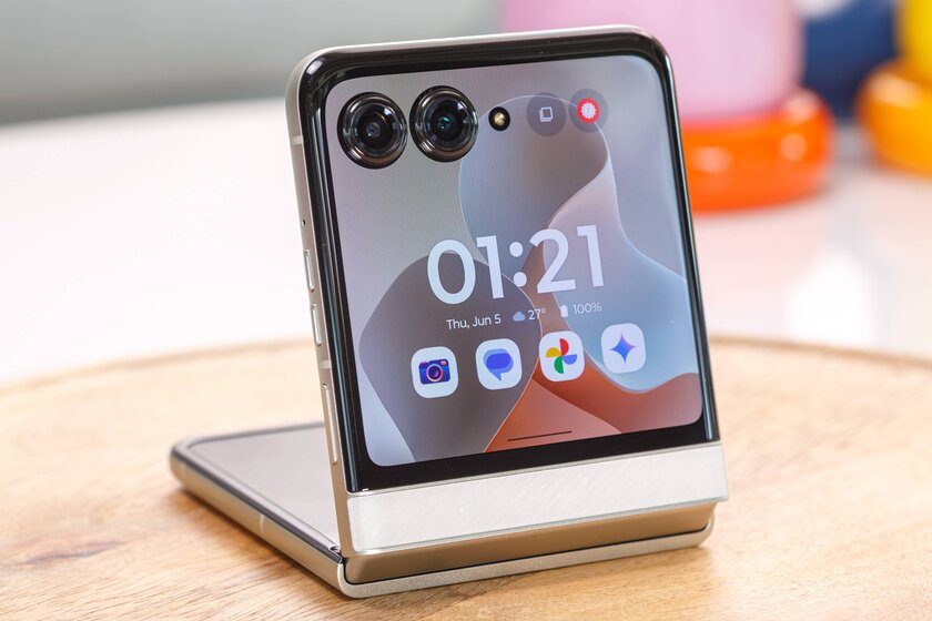 Шикарный дисплей, неплохие камеры и минимум апгрейдов: обзор Motorola Razr 60 — Дизайн корпуса. 1